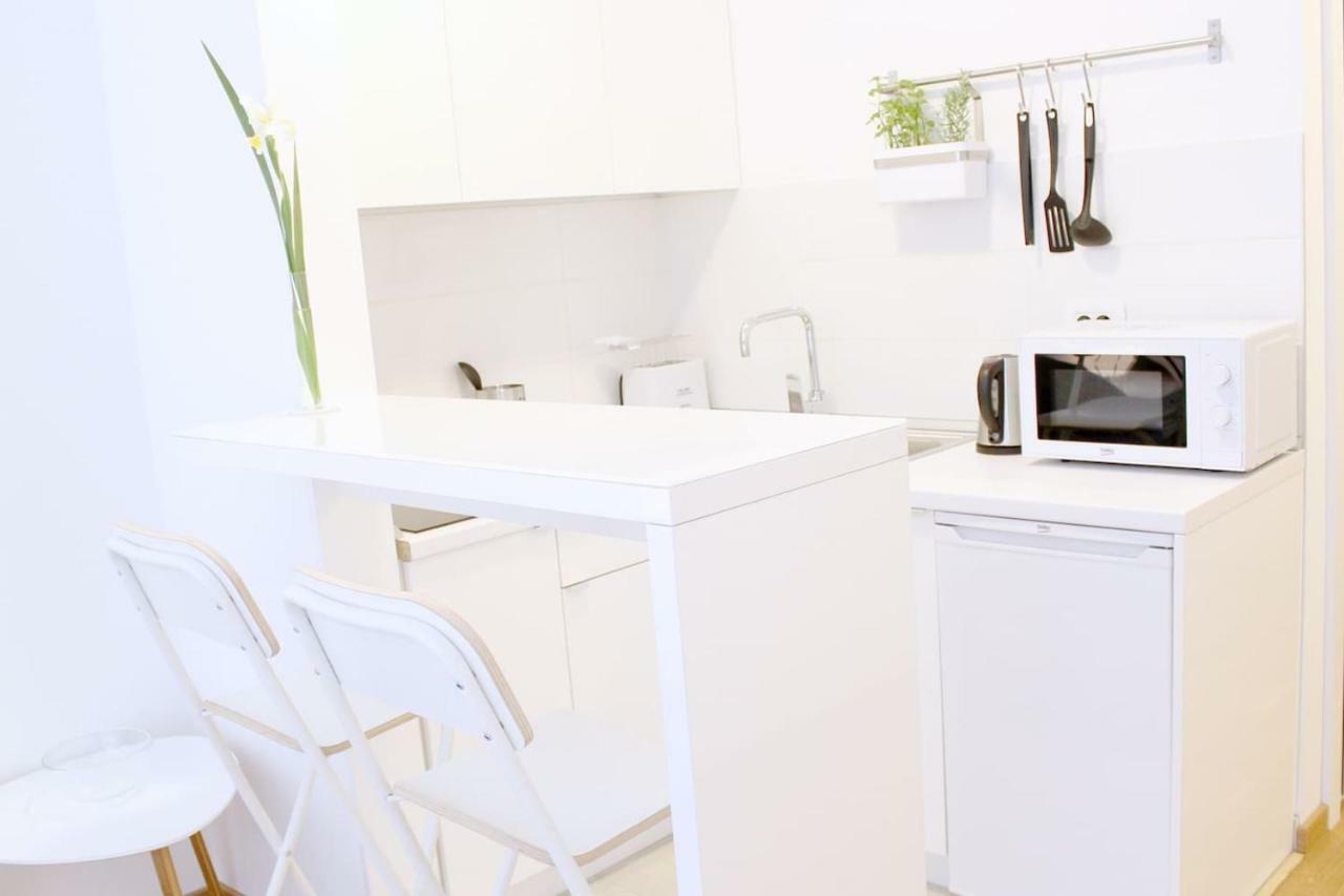 New Central Light Apartment With Private Parking نوفي ساد المظهر الخارجي الصورة